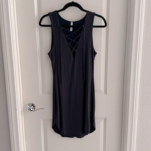 A Ellen dress. Worn 2x very flattering and form fitting !